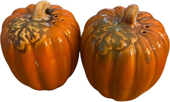 Unknown Other - Pumpkin Salt and Pepper Shakers